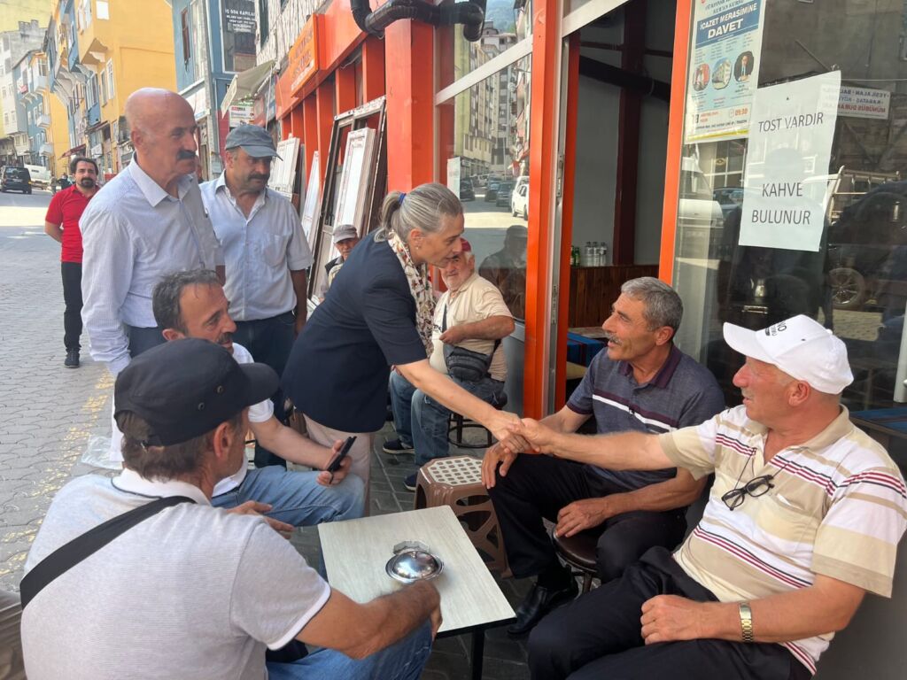 CHP Trabzon Milletvekili Av. Sibel Suiçmez Çaykara’yı ziyaret etti 3